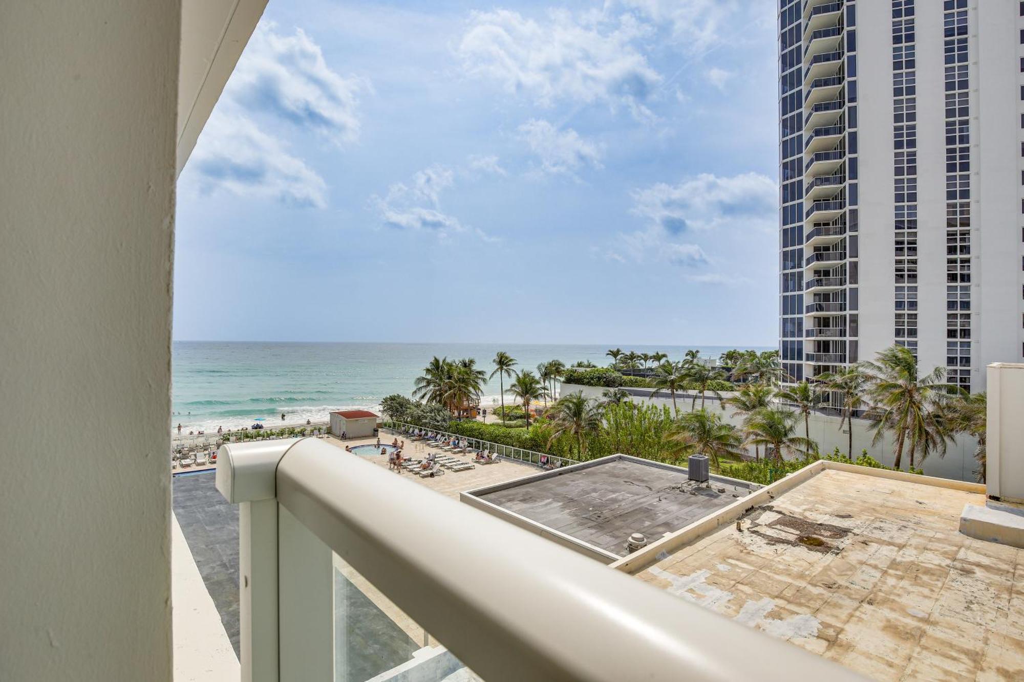 Sunny Isles Beach Resort Studio With Ocean Views エクステリア 写真